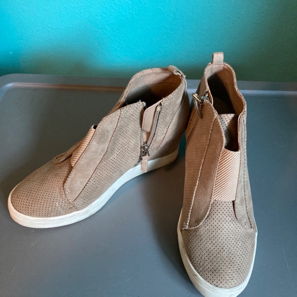 MIA High Heel Sneakers - LAST DAY! - Picture 2 of 4